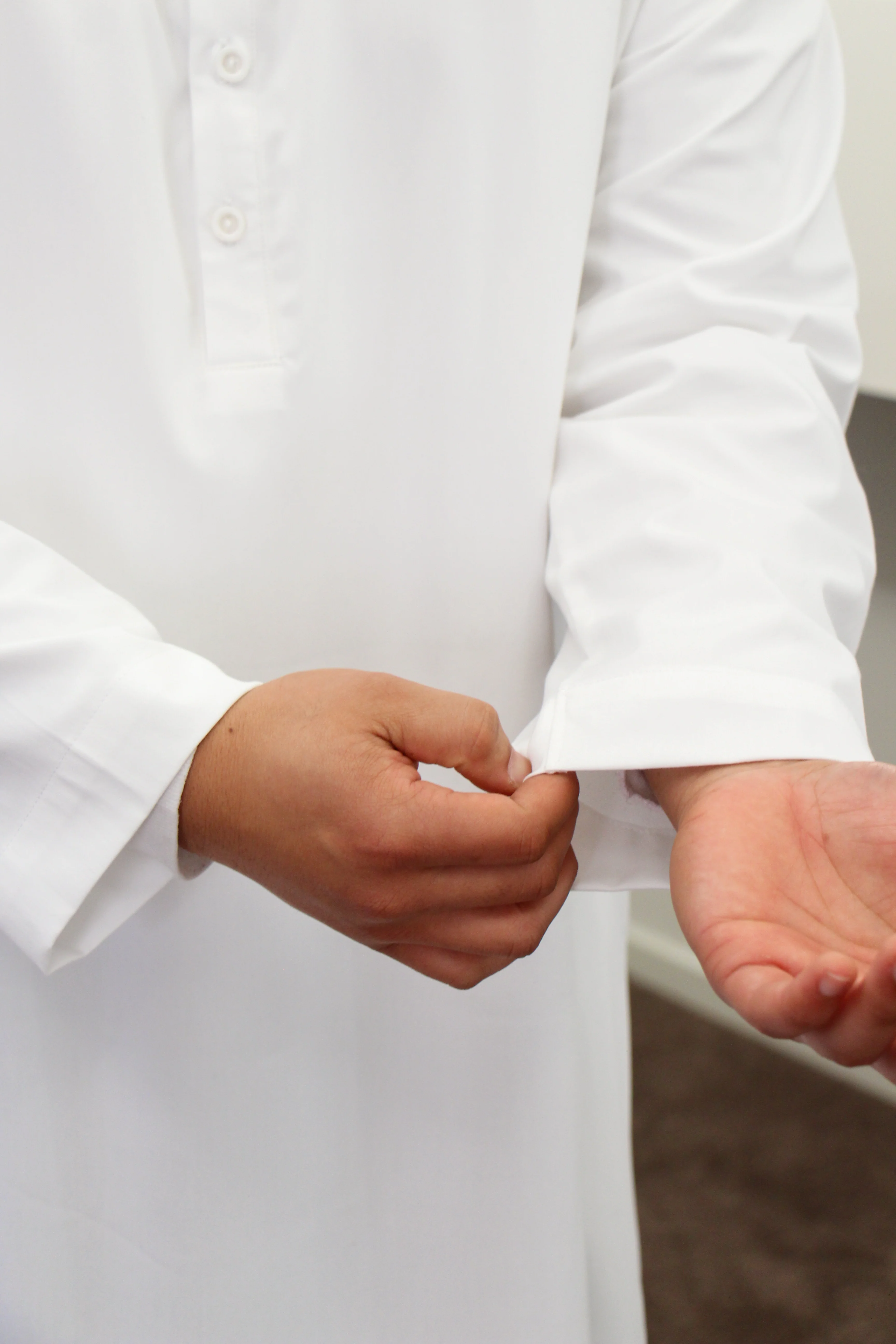 Classic Thowb - White - Image 4