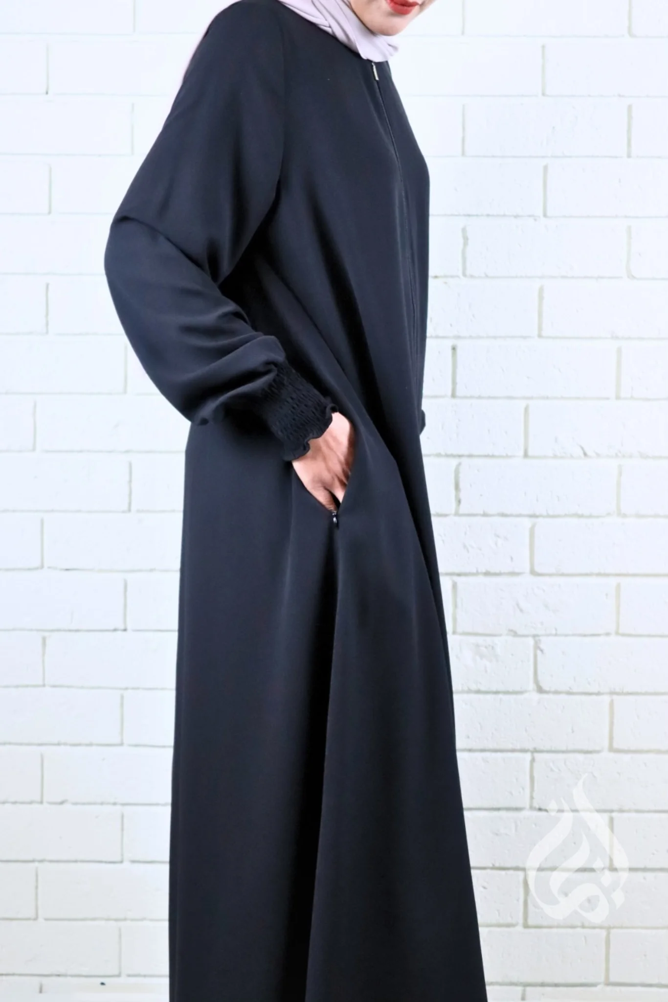 Front Zipped Abaya - Black - Image 3