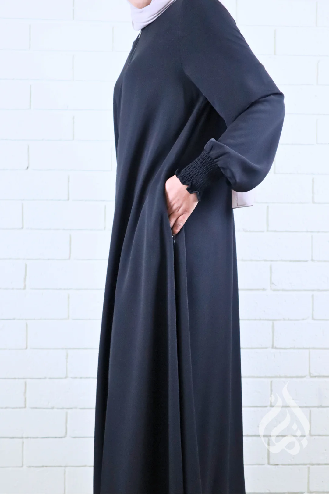 Front Zipped Abaya - Black - Image 4