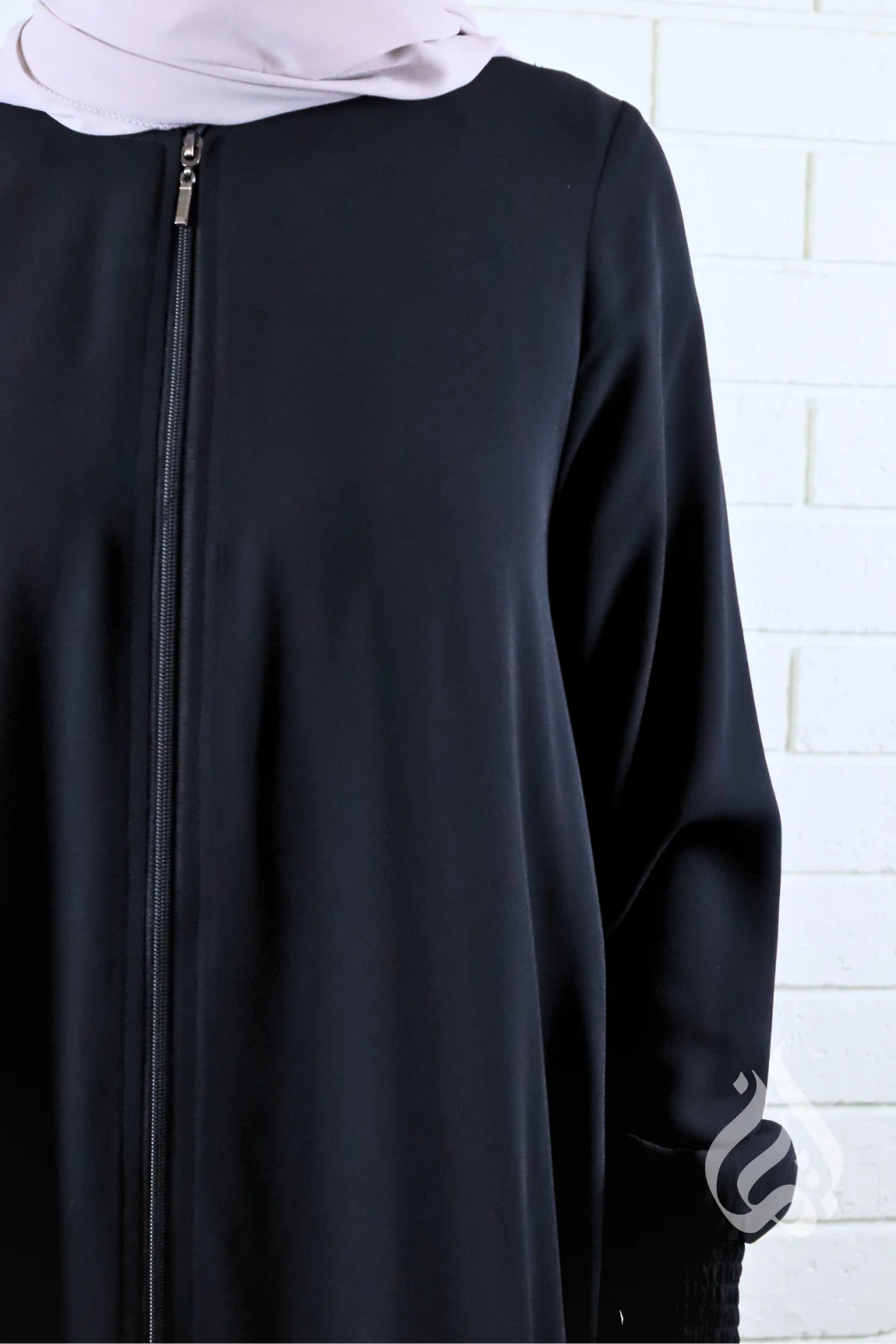 Front Zipped Abaya - Black - Image 5