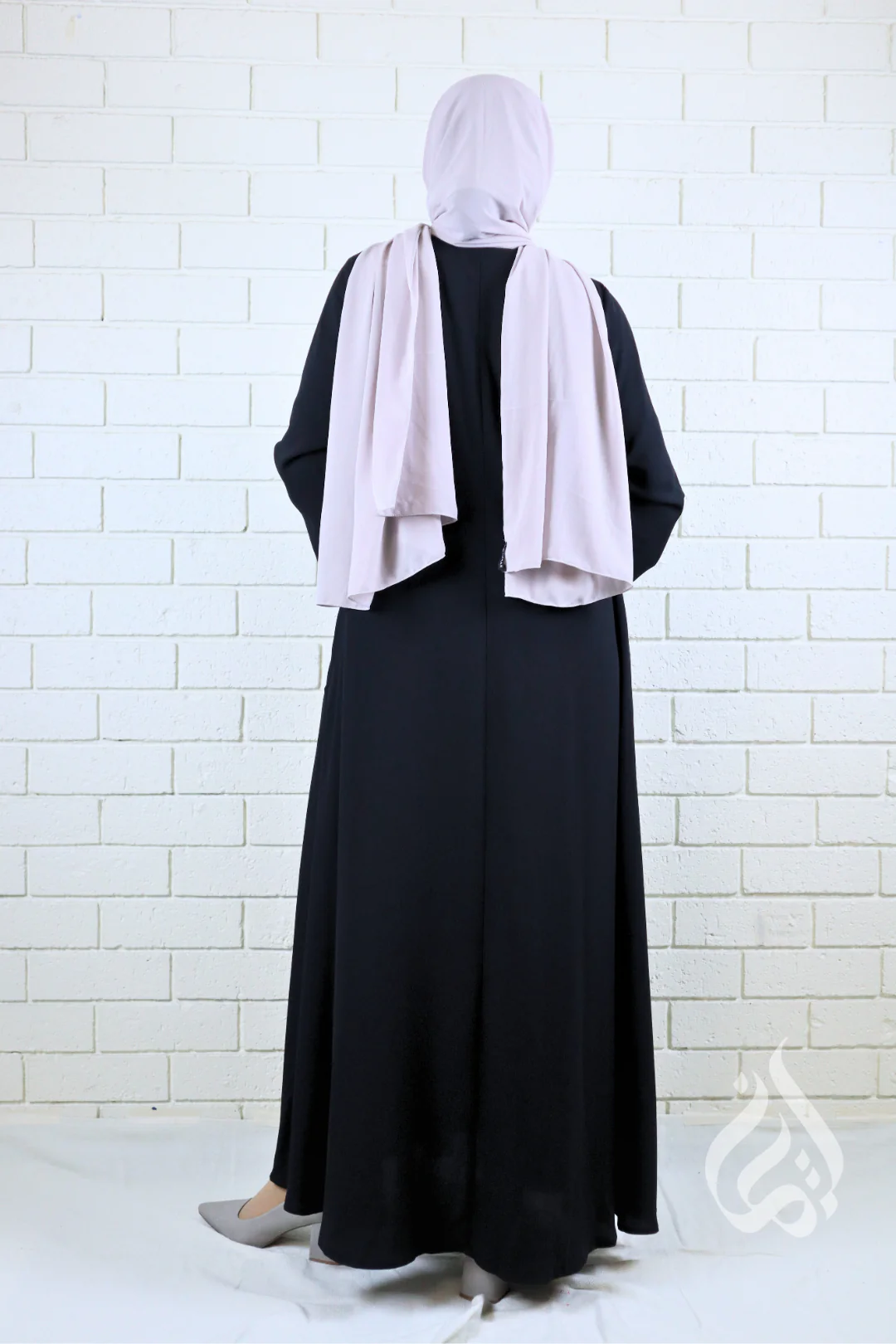 Front Zipped Abaya - Black - Image 7