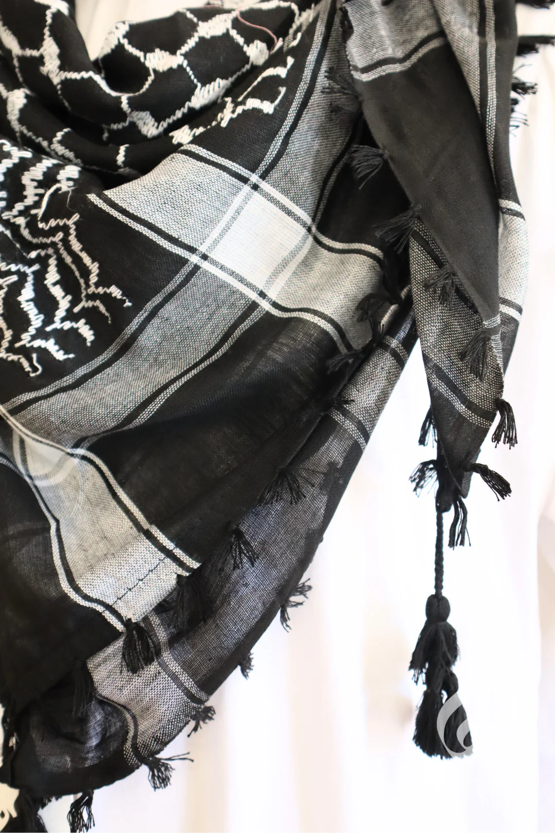 Kufiyeh Scarf (Traditional Colours) - Image 21